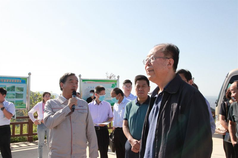 
				   
					河南省人大常委會黨組副書記、副主任馬懿一行到洛陽黃河同力調(diào)研
				 